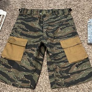 Never worn! Cargo shorts!